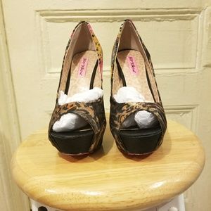 Black Trann Peep Toe Pumps